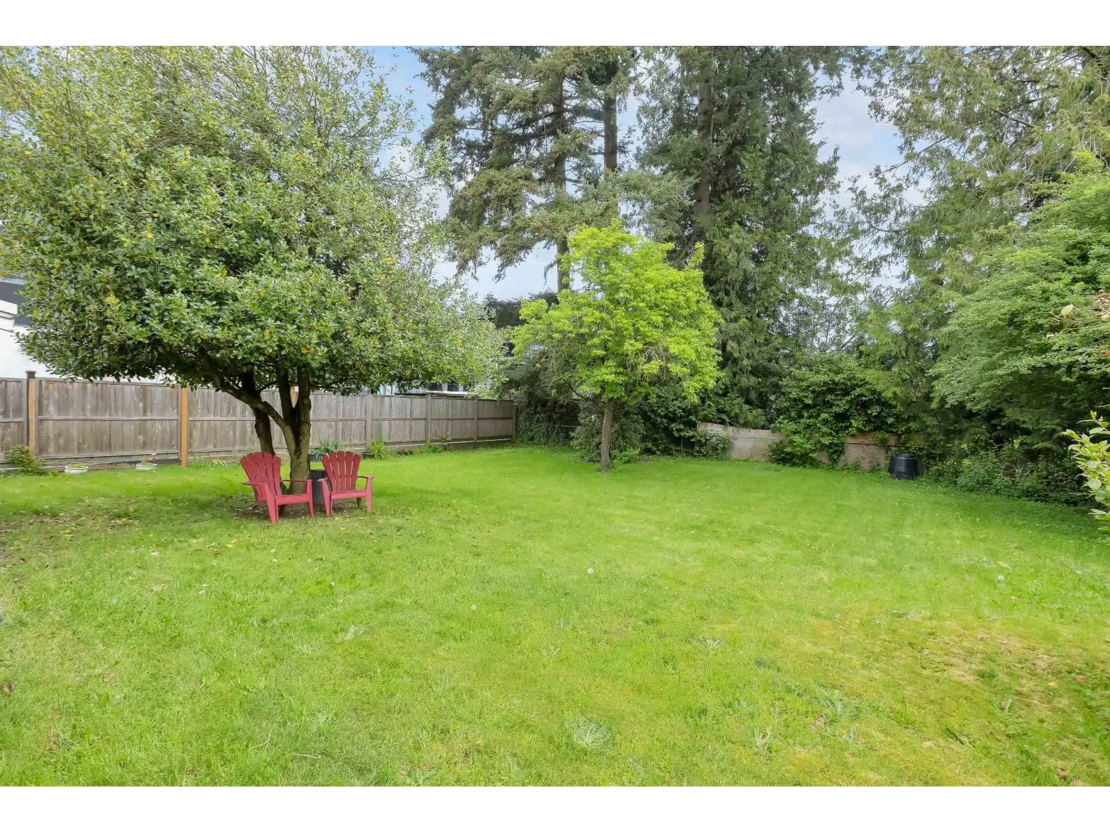 2136 SHERWOOD CRESCENT