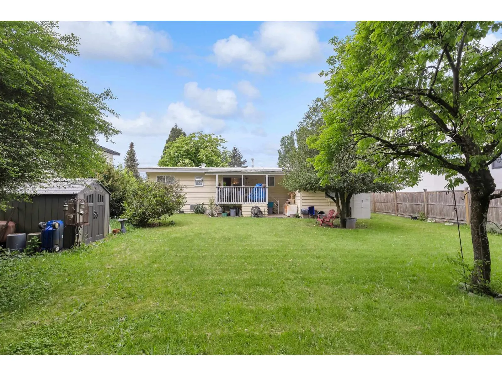 2136 SHERWOOD CRESCENT