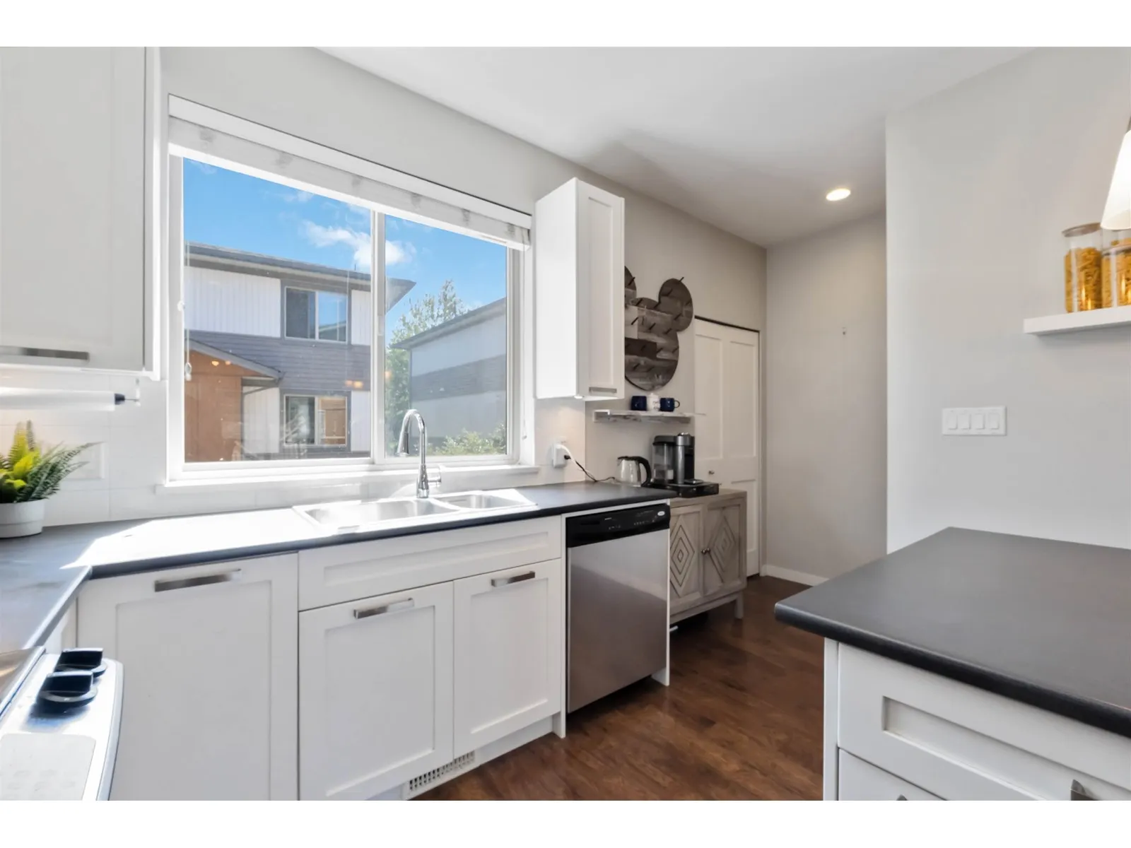 76 34248 KING ROAD