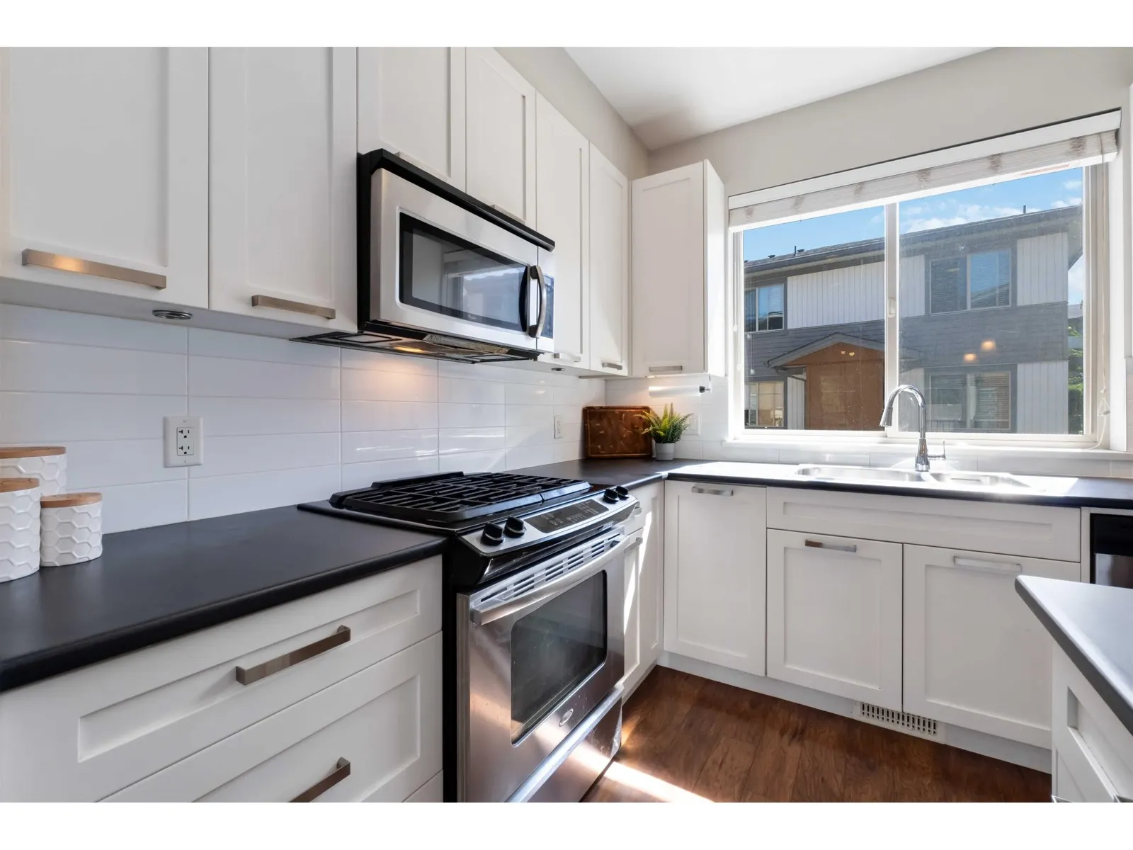 76 34248 KING ROAD