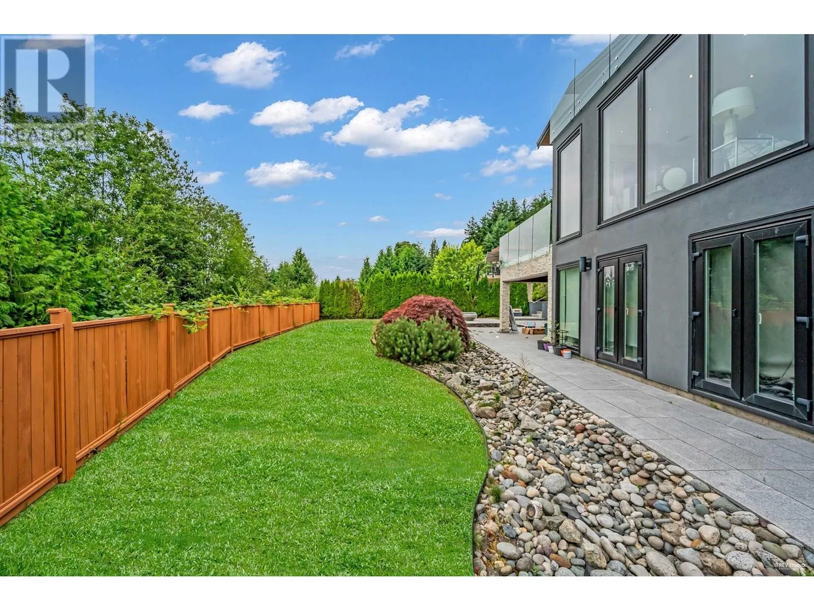 518 BALLANTREE PLACE