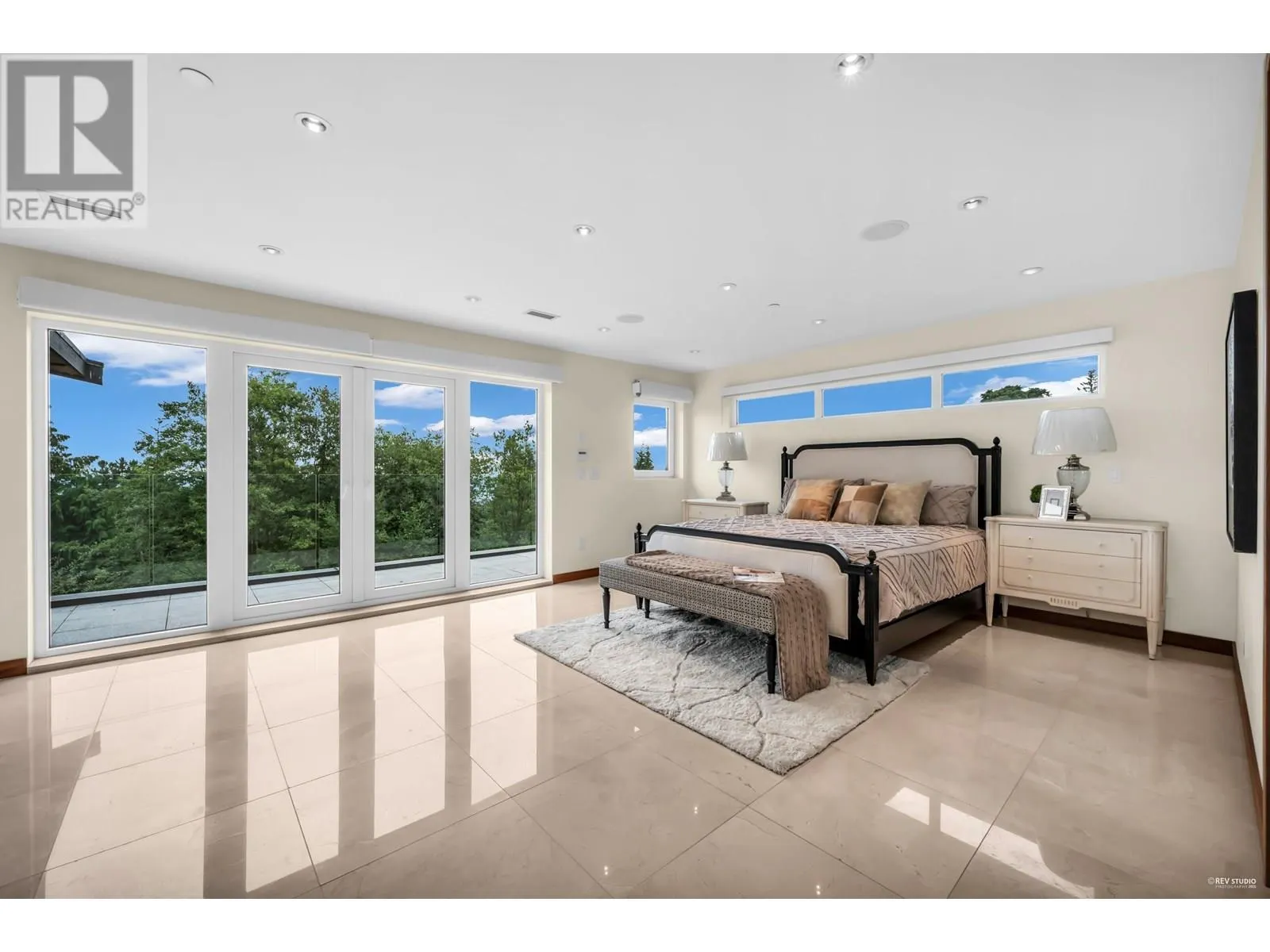518 BALLANTREE PLACE