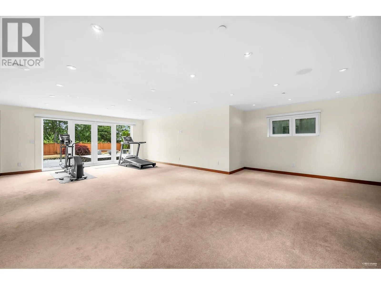 518 BALLANTREE PLACE