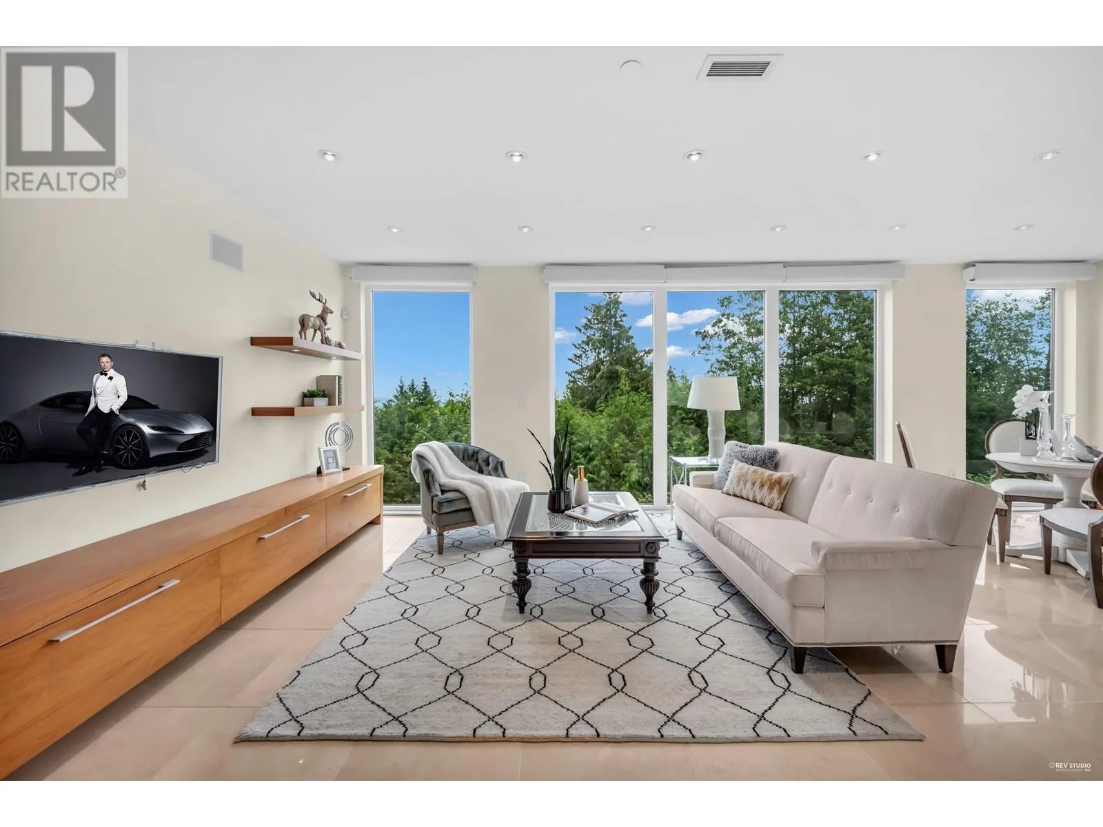 518 BALLANTREE PLACE