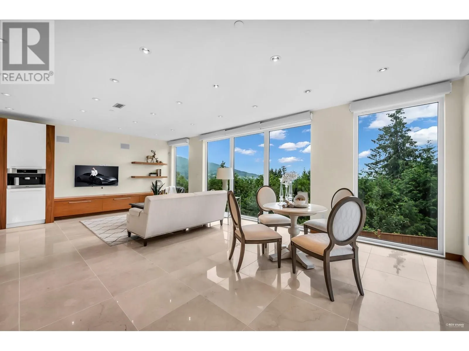 518 BALLANTREE PLACE