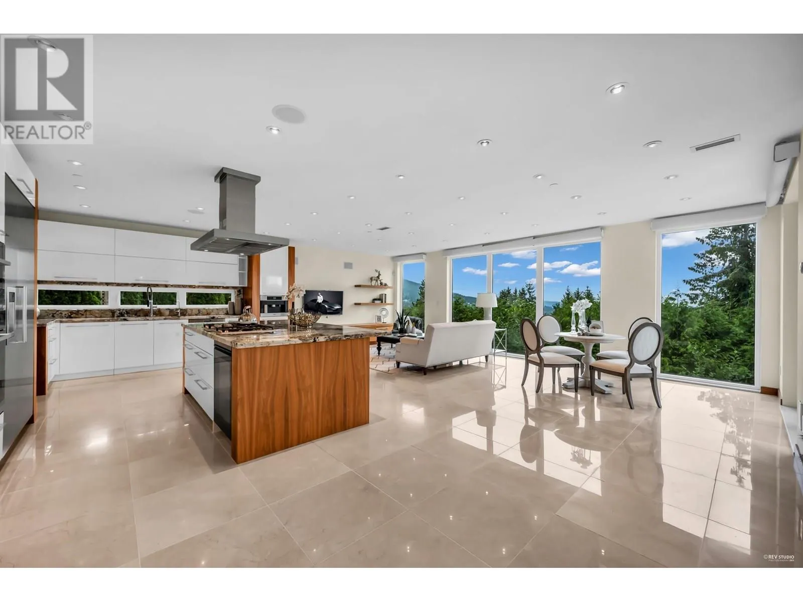 518 BALLANTREE PLACE