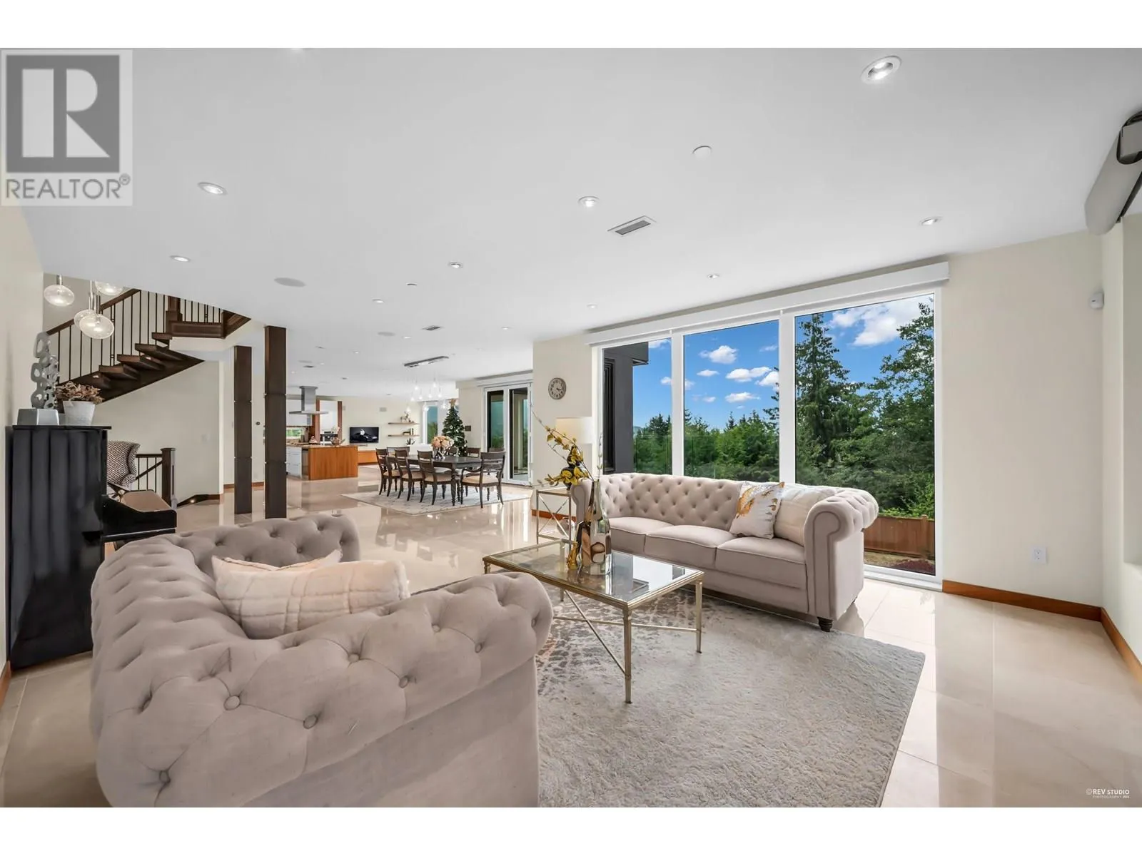 518 BALLANTREE PLACE