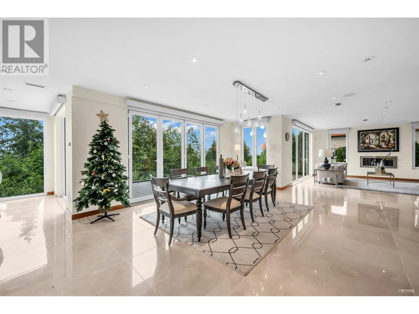 518 BALLANTREE PLACE