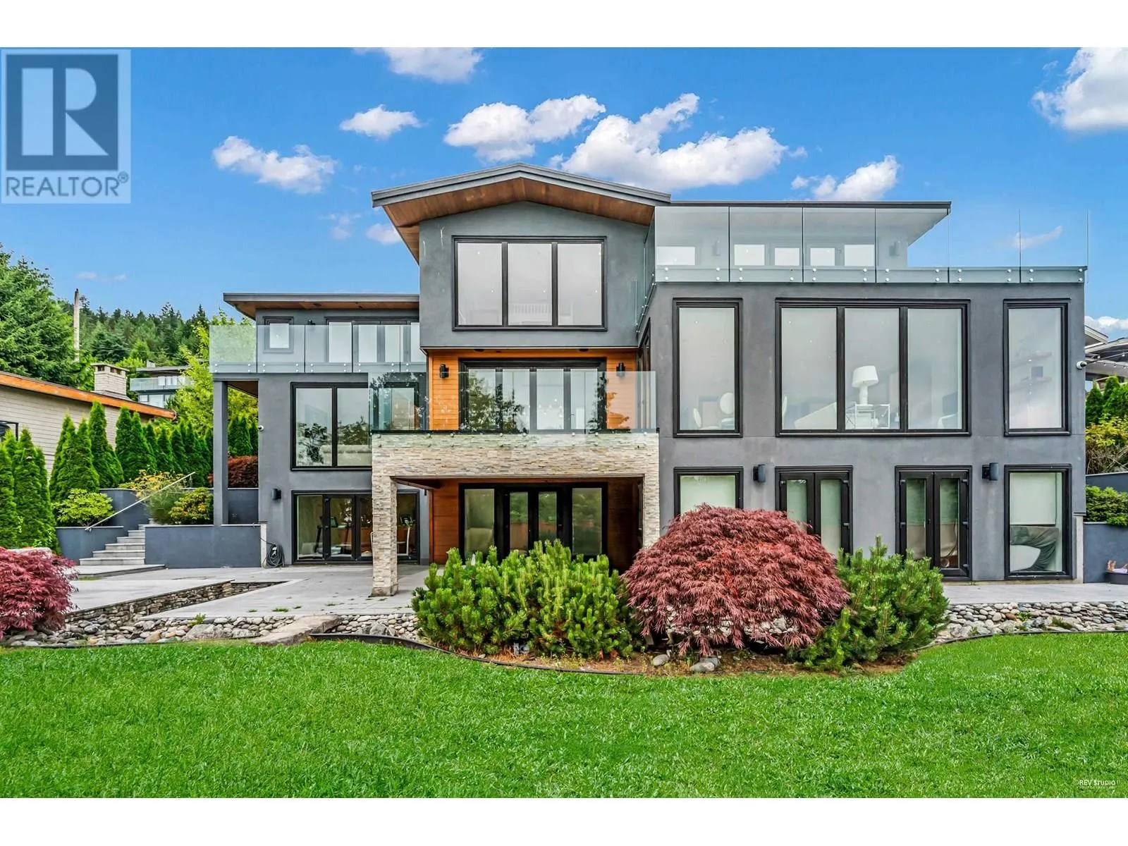 518 BALLANTREE PLACE