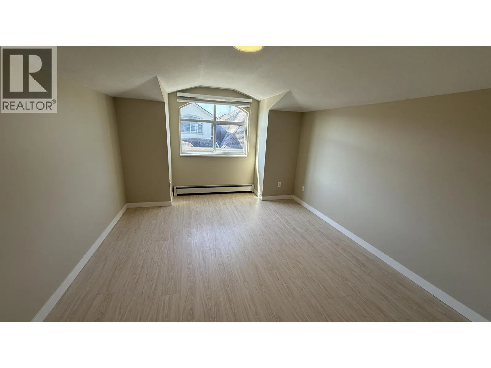 3 10000 FISHER GATE