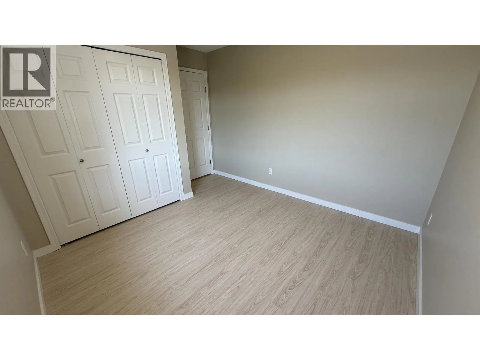3 10000 FISHER GATE