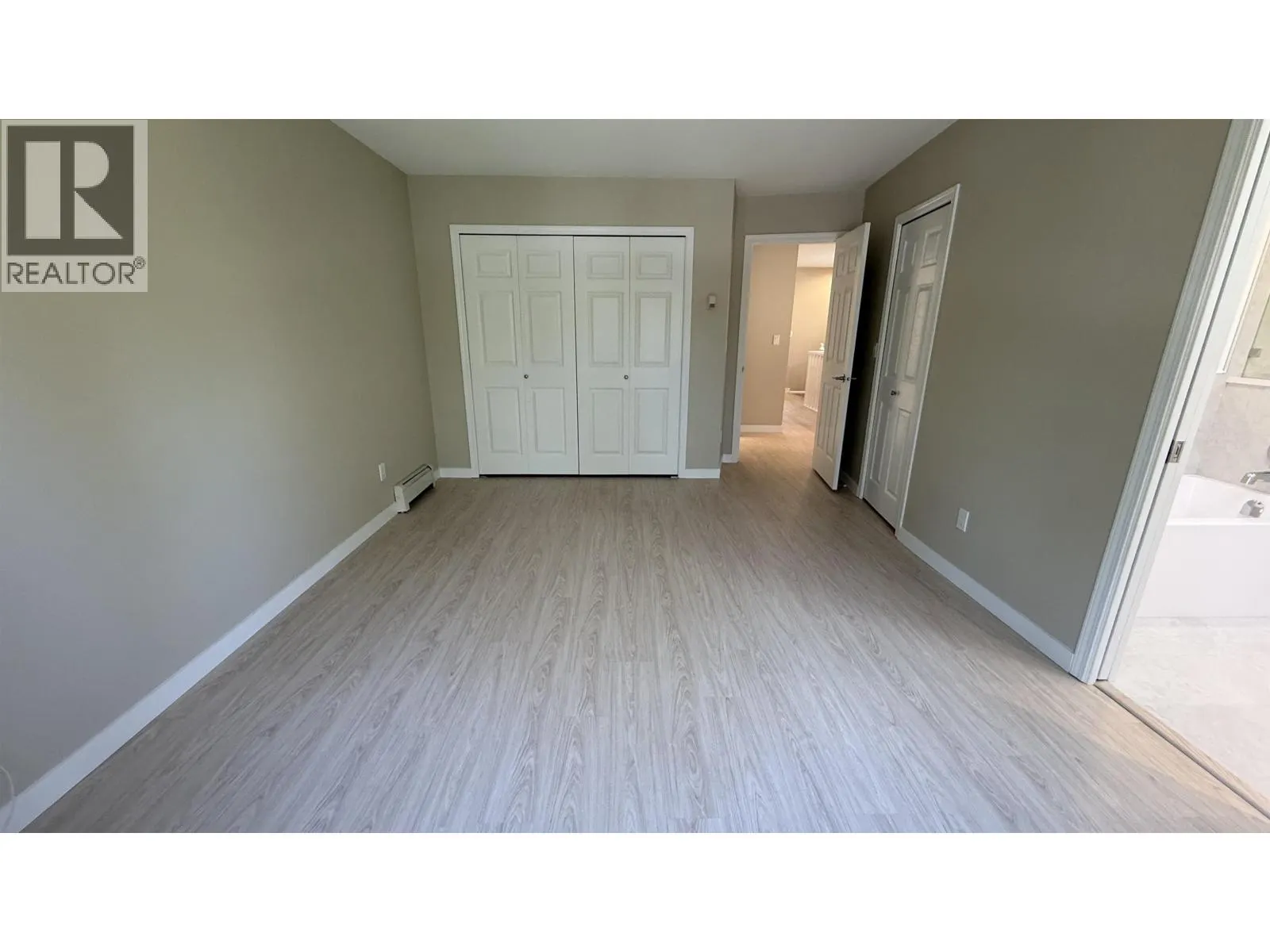 3 10000 FISHER GATE
