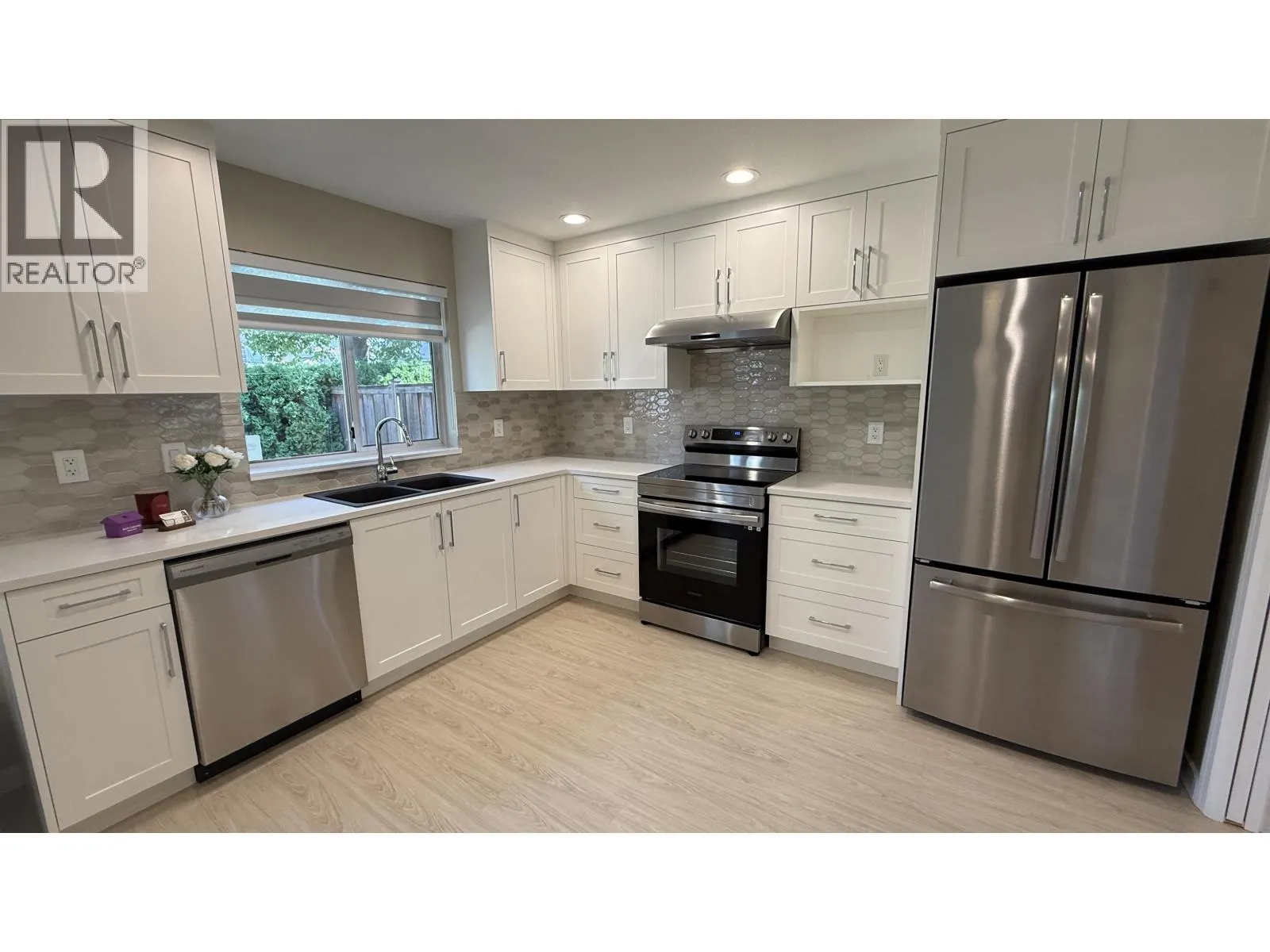 3 10000 FISHER GATE