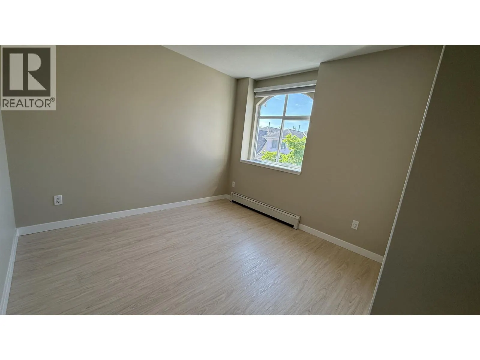 3 10000 FISHER GATE