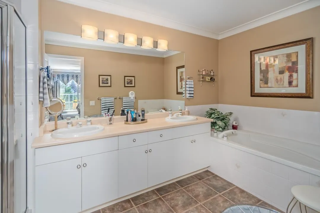 70 31406 UPPER MACLURE ROAD