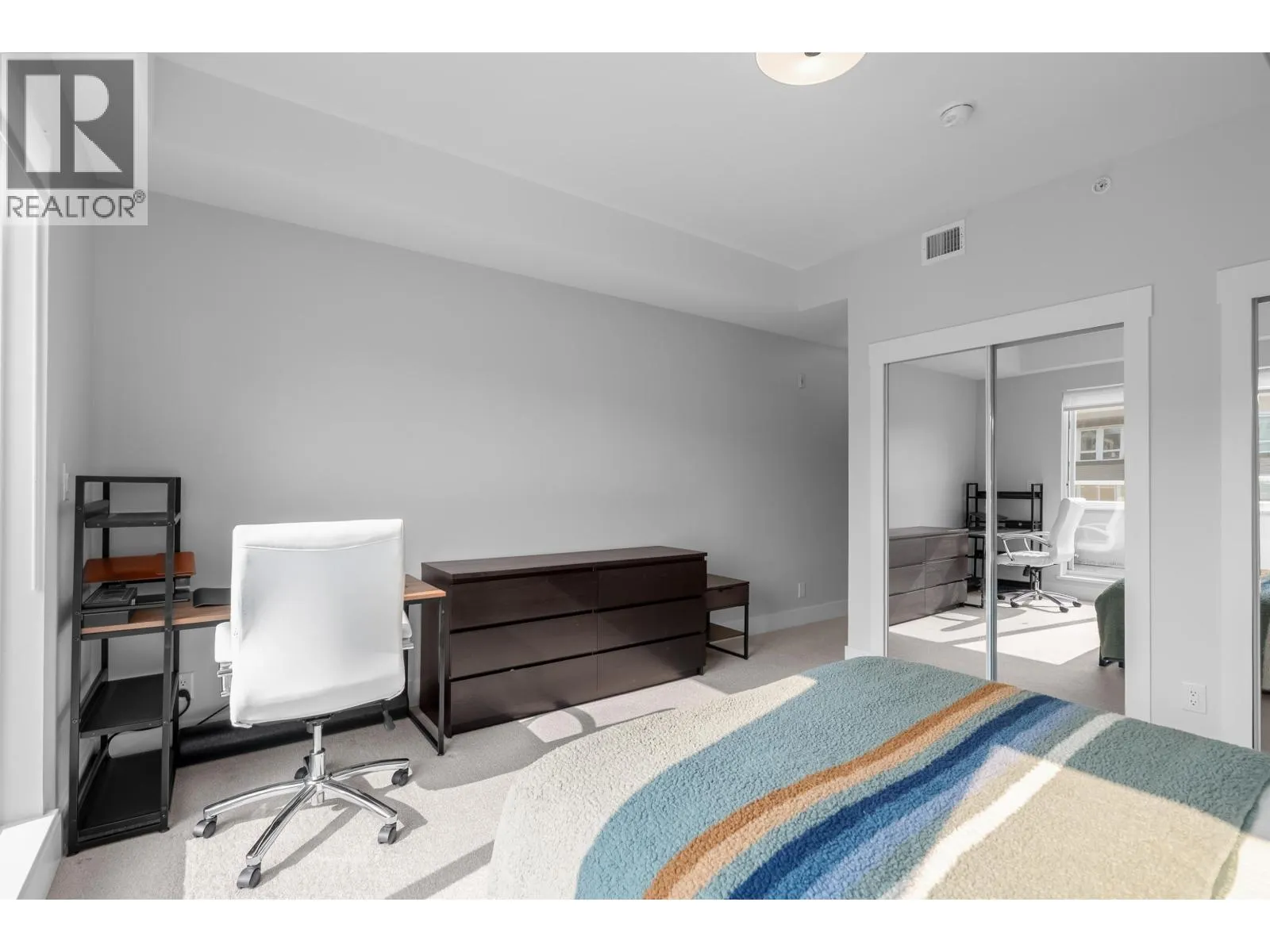 106 12040 PLAZA STREET