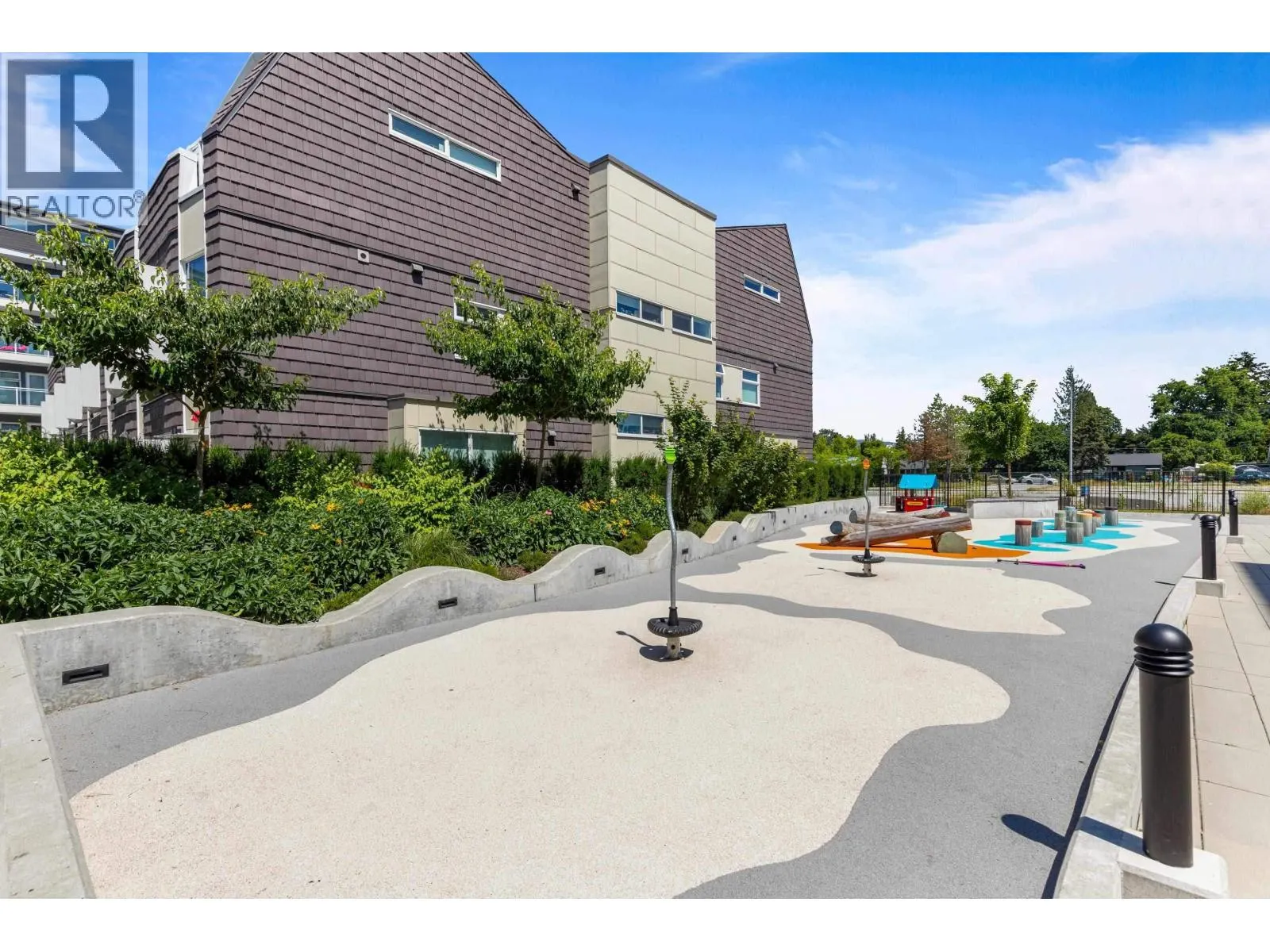 106 12040 PLAZA STREET