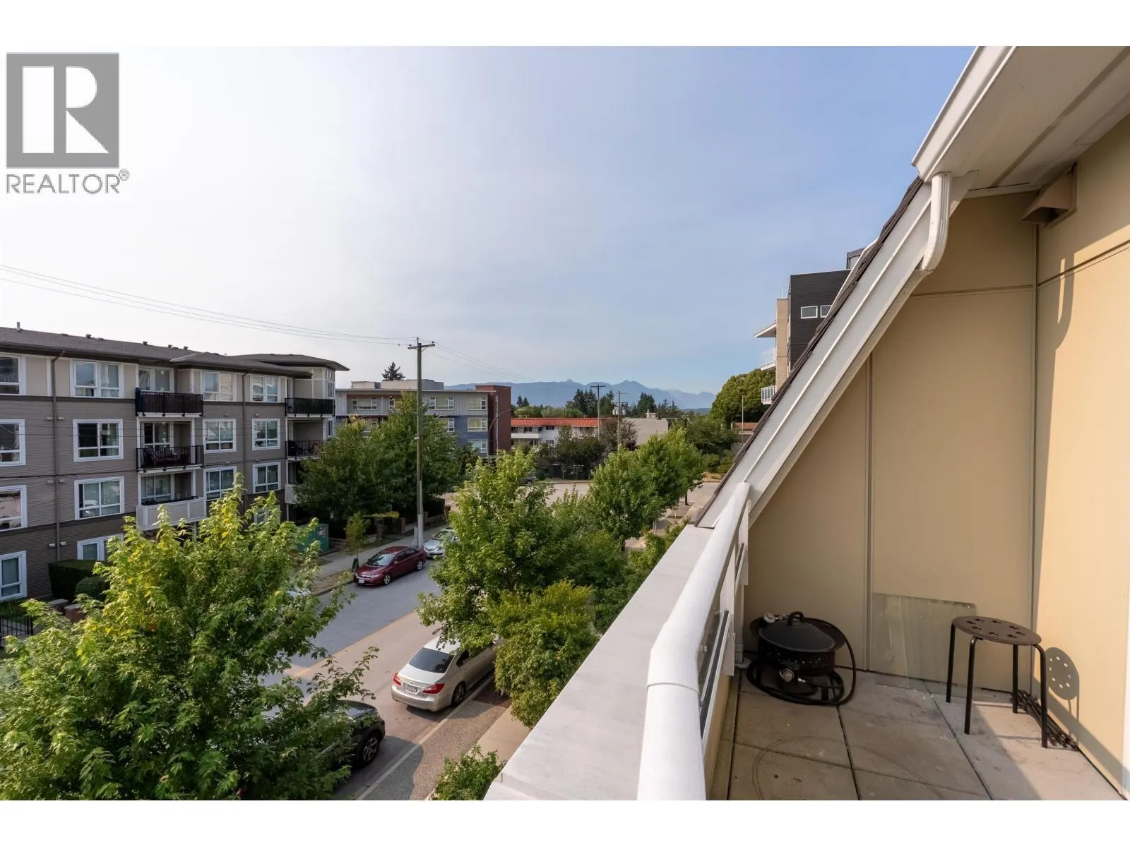 106 12040 PLAZA STREET
