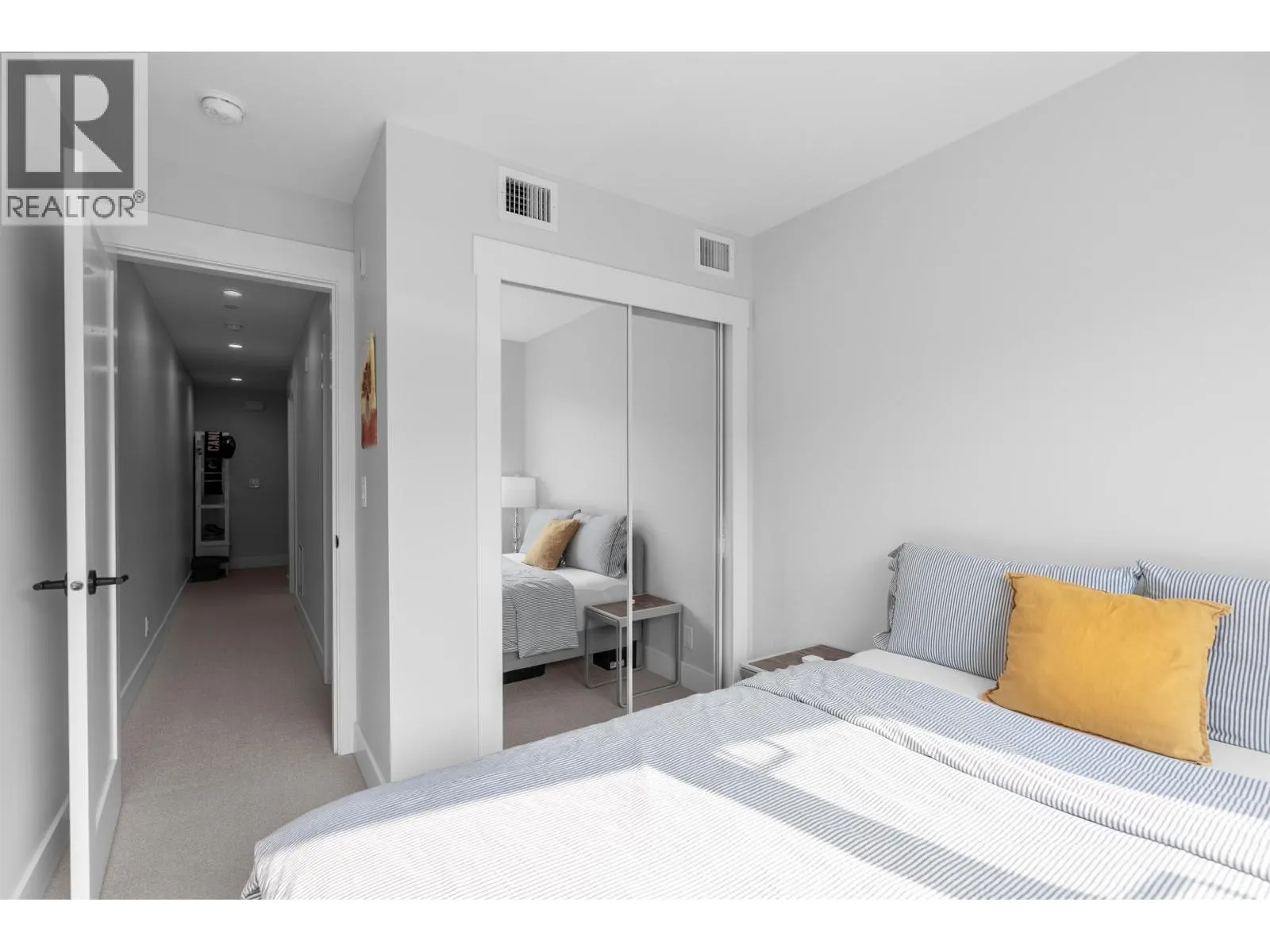106 12040 PLAZA STREET