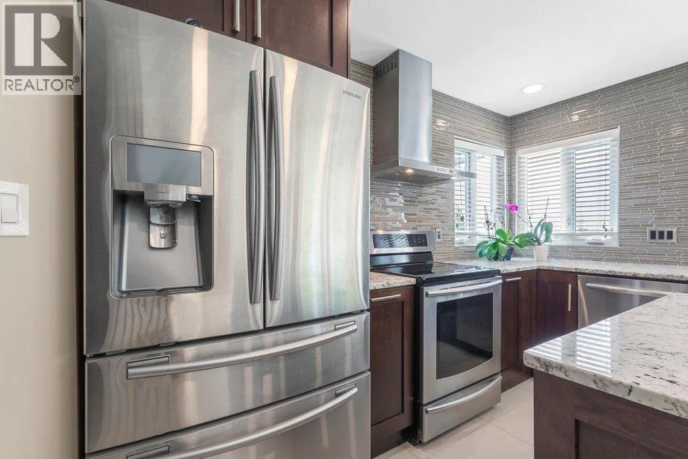 2608 SANDSTONE COURT