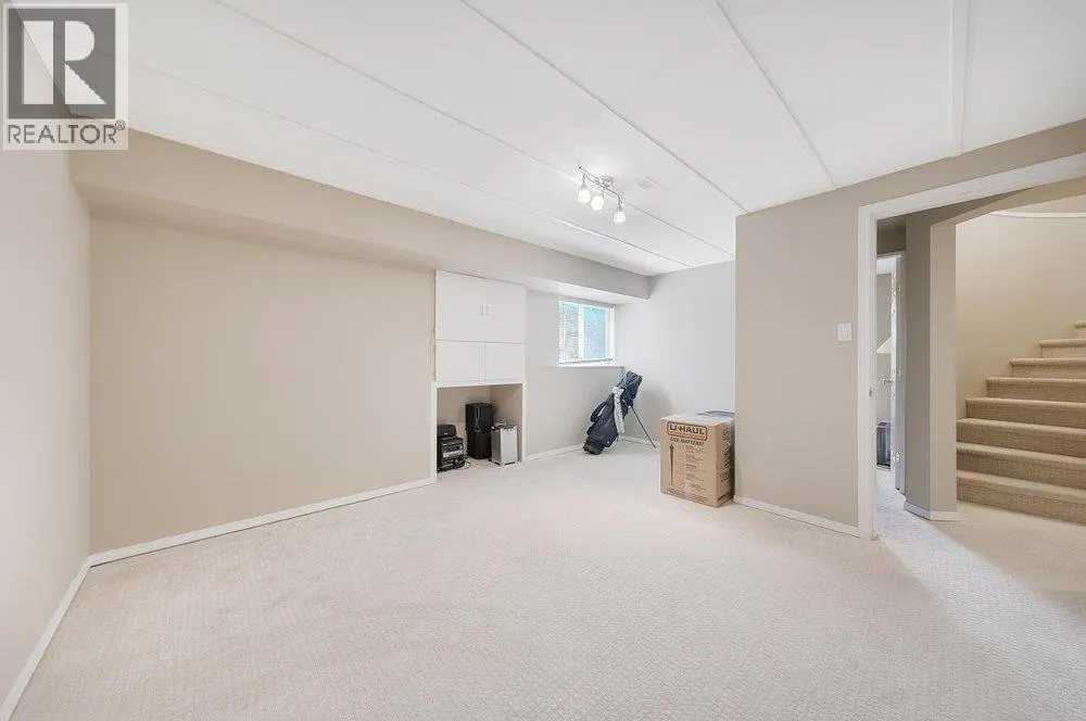 2608 SANDSTONE COURT