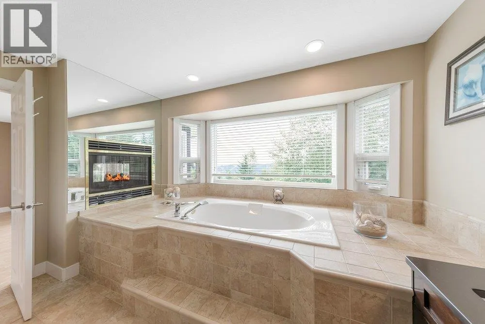 2608 SANDSTONE COURT