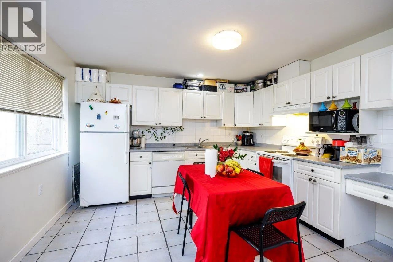 1224 E 14TH STREET