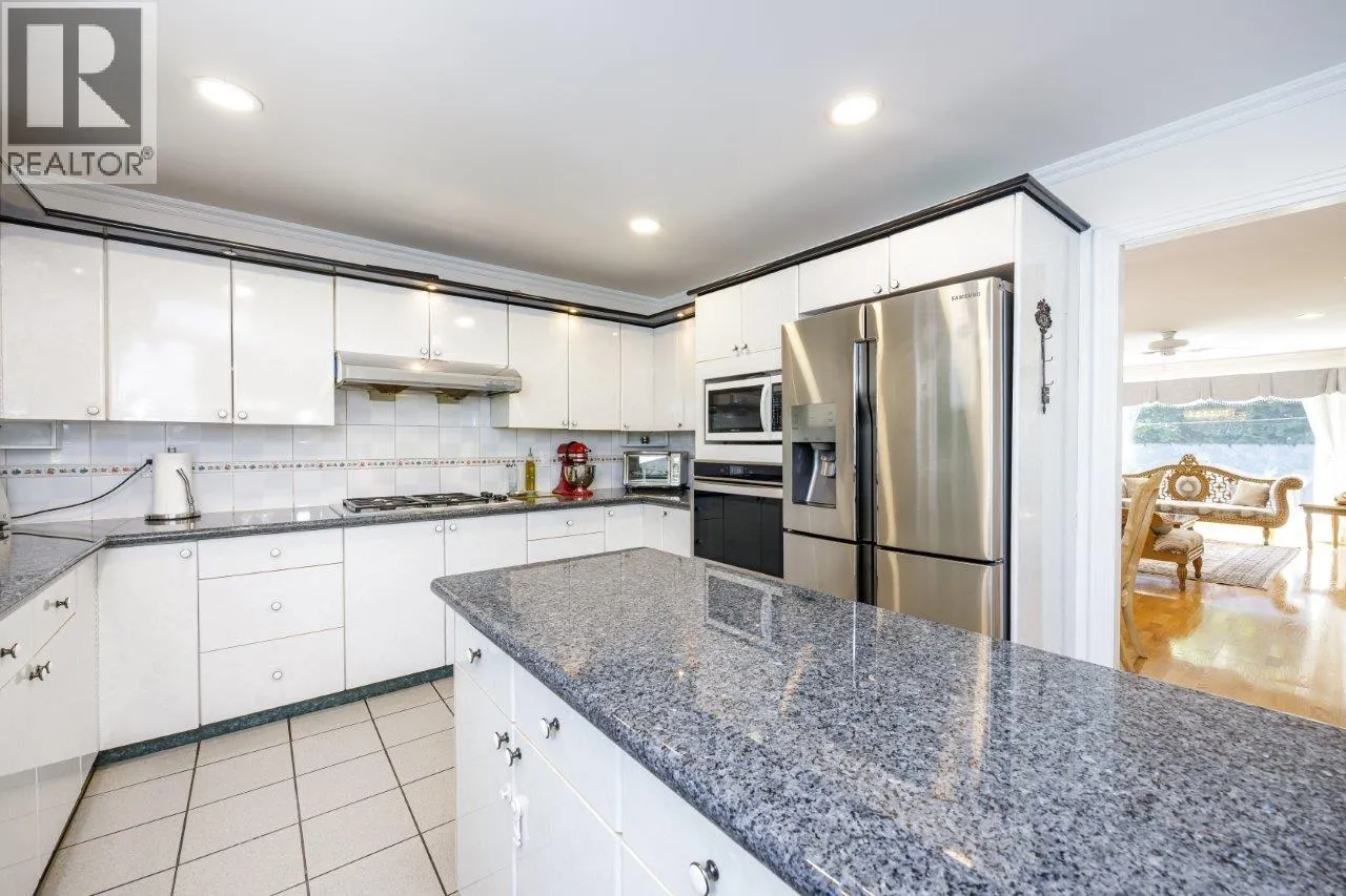 1224 E 14TH STREET