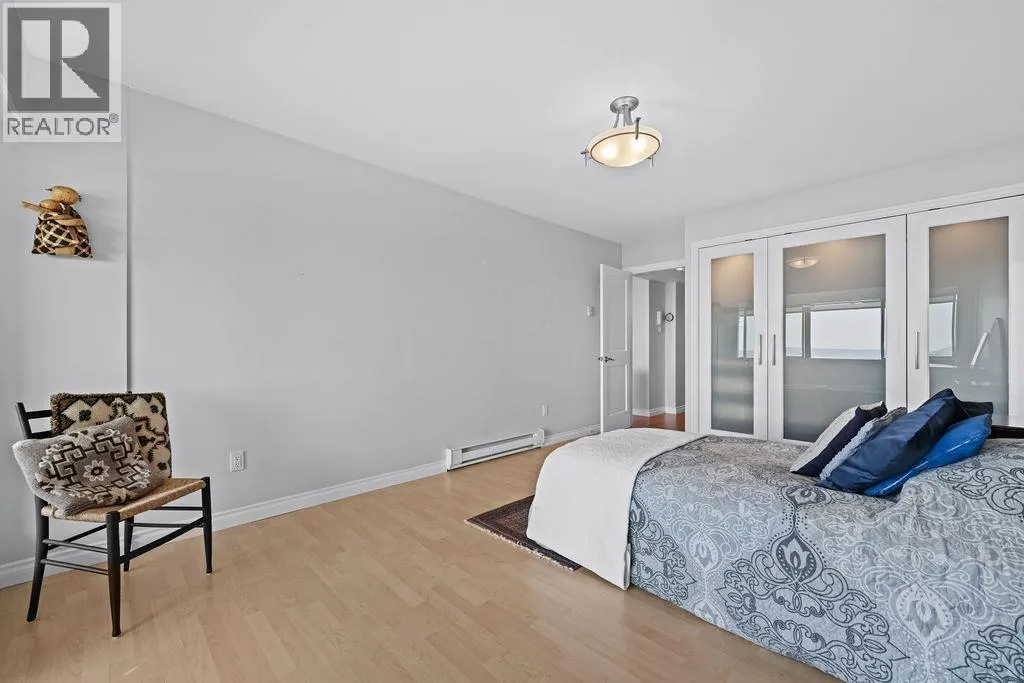 64 2212 FOLKESTONE WAY