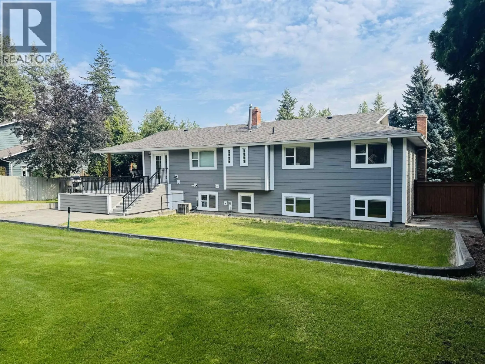 27 COUNTRY CLUB BOULEVARD