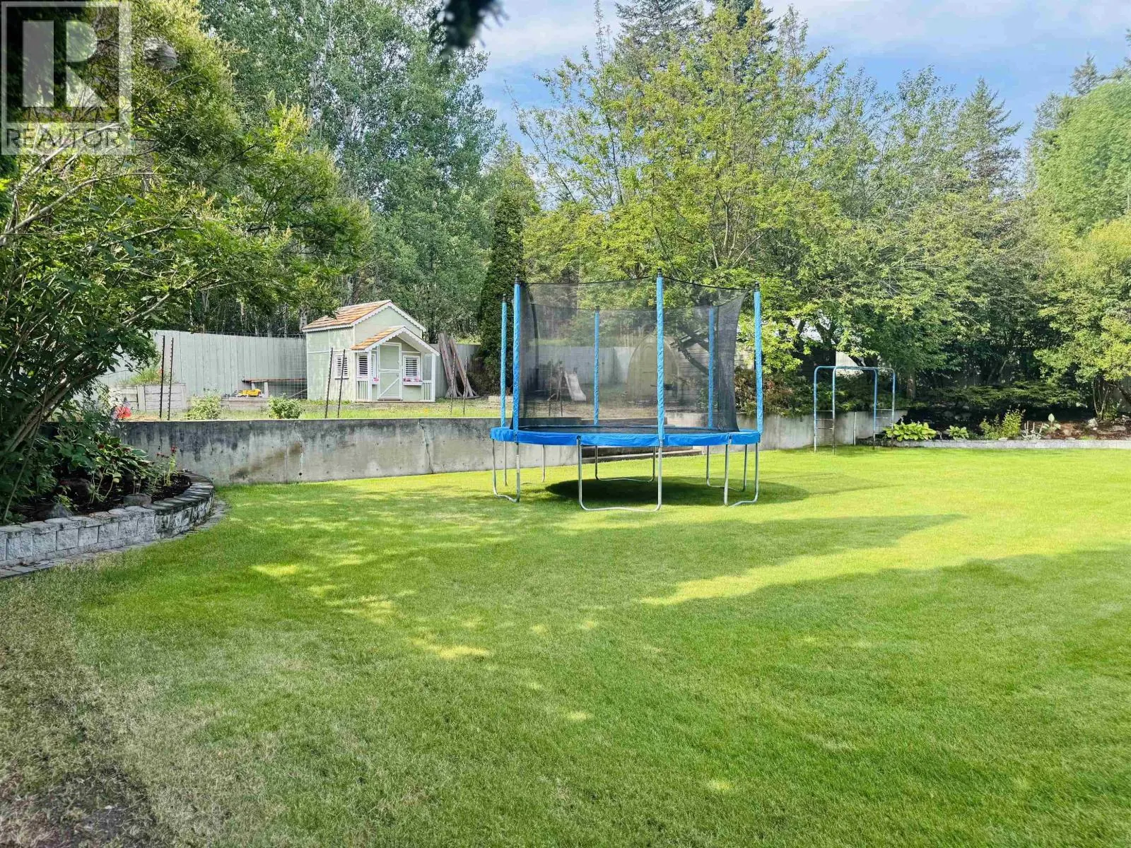 27 COUNTRY CLUB BOULEVARD