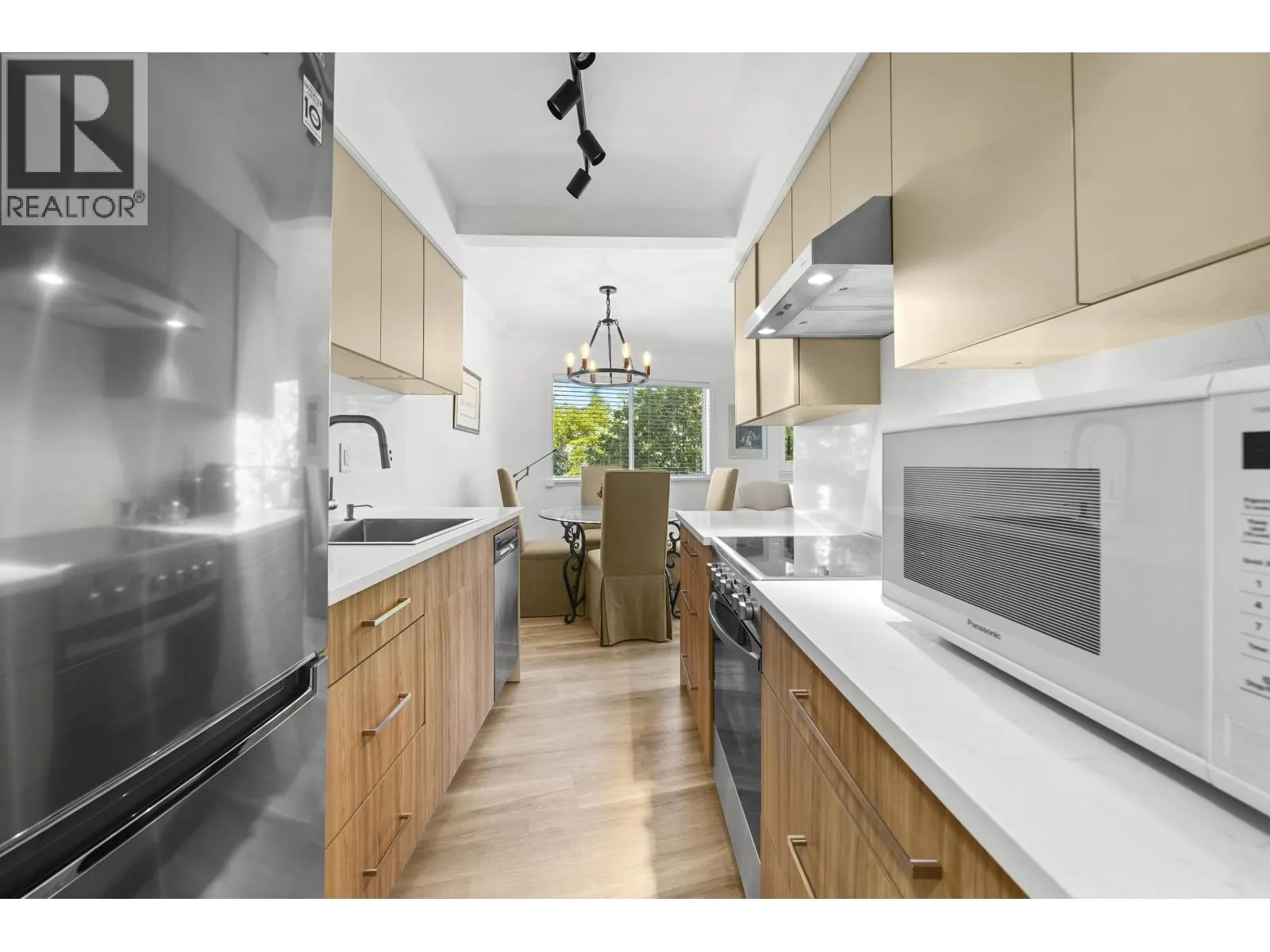 605 1930 MARINE DRIVE