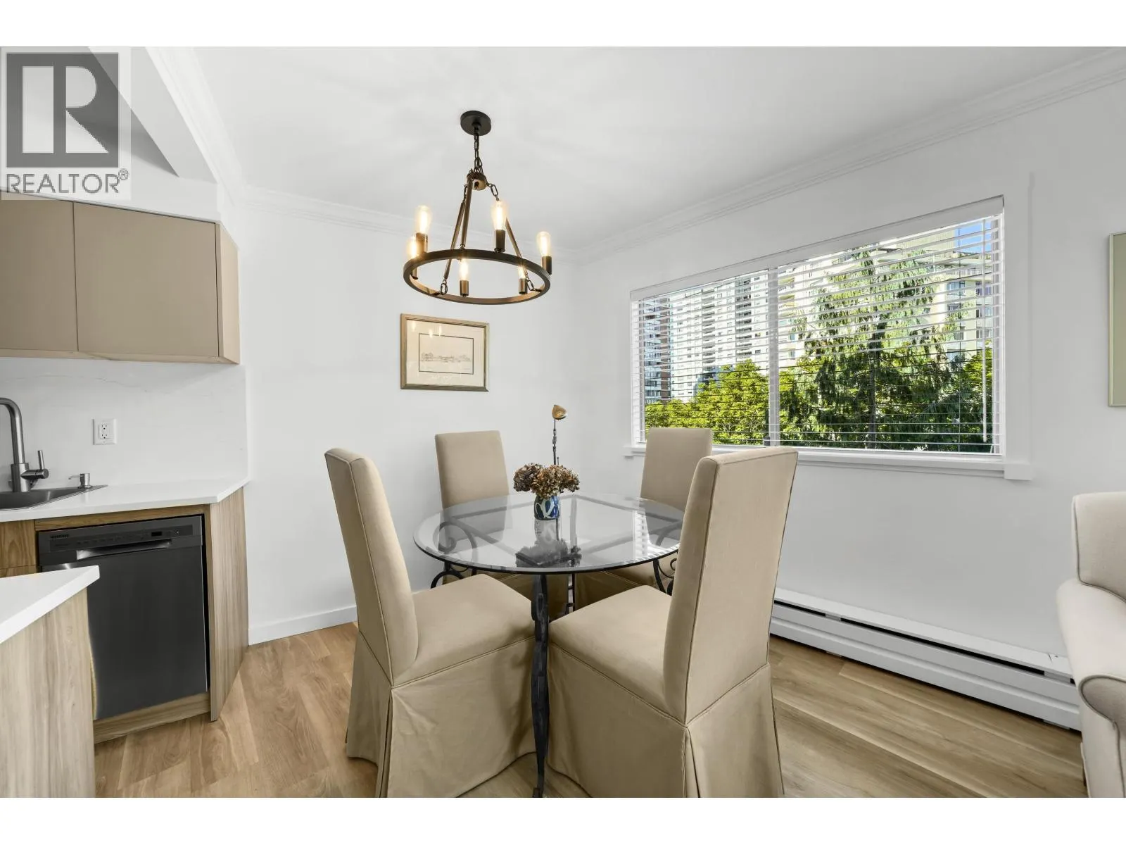 605 1930 MARINE DRIVE