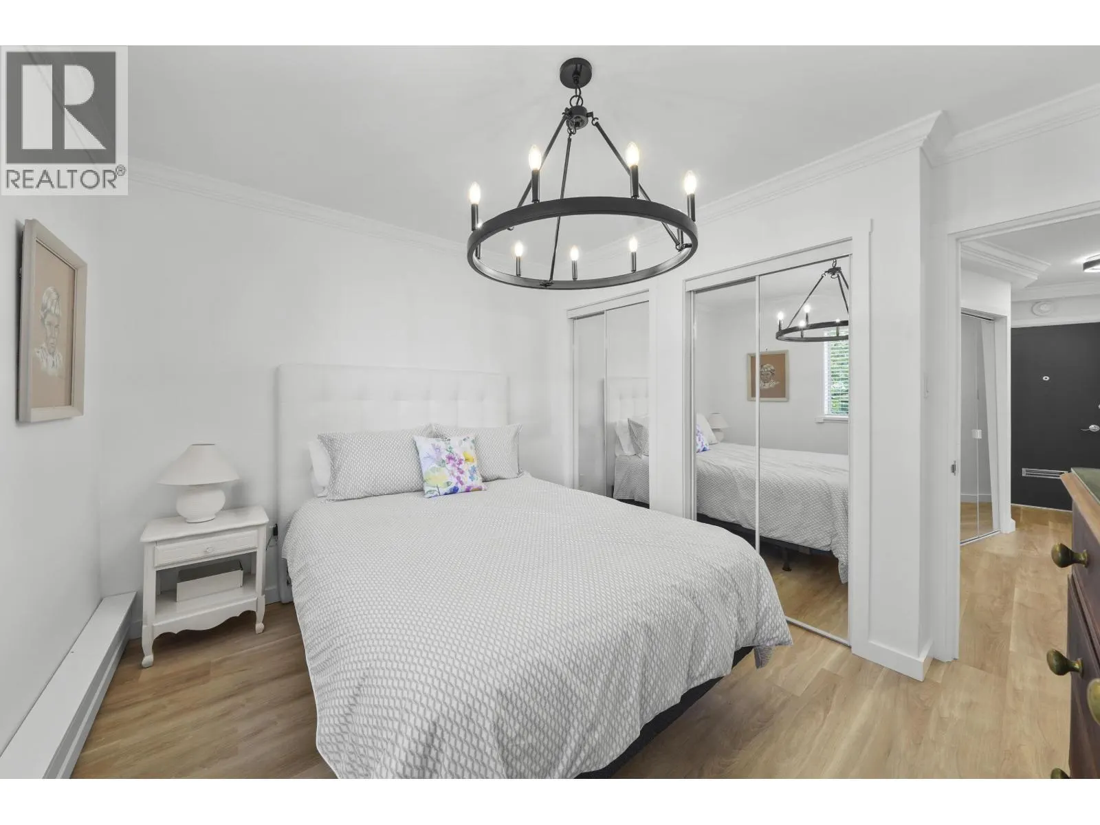 605 1930 MARINE DRIVE