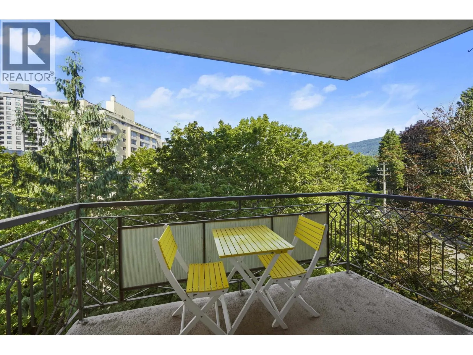 605 1930 MARINE DRIVE