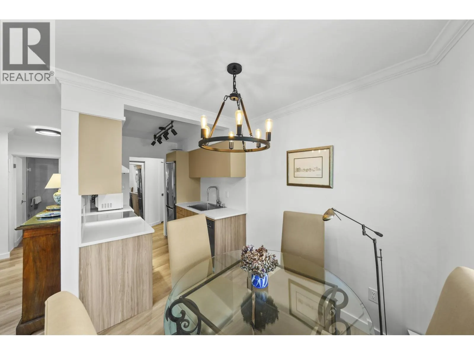 605 1930 MARINE DRIVE