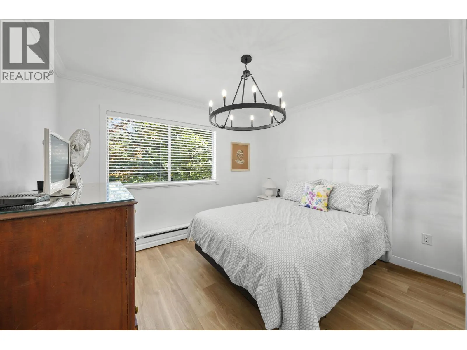 605 1930 MARINE DRIVE