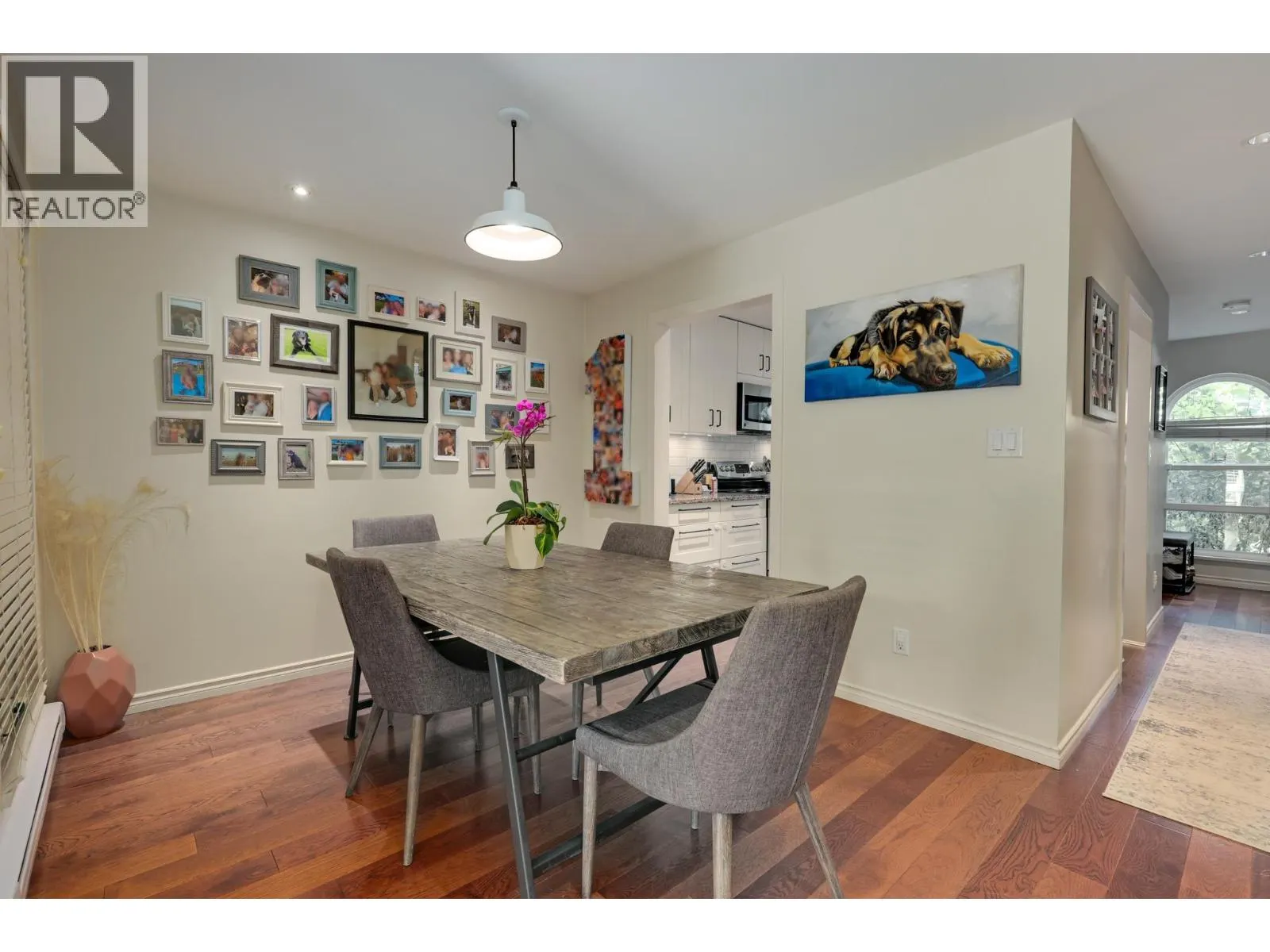 3 900 W 17TH STREET