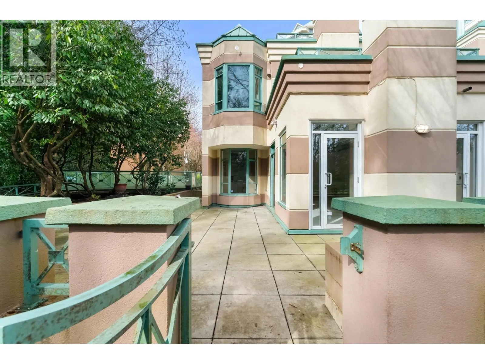 348 TAYLOR WAY