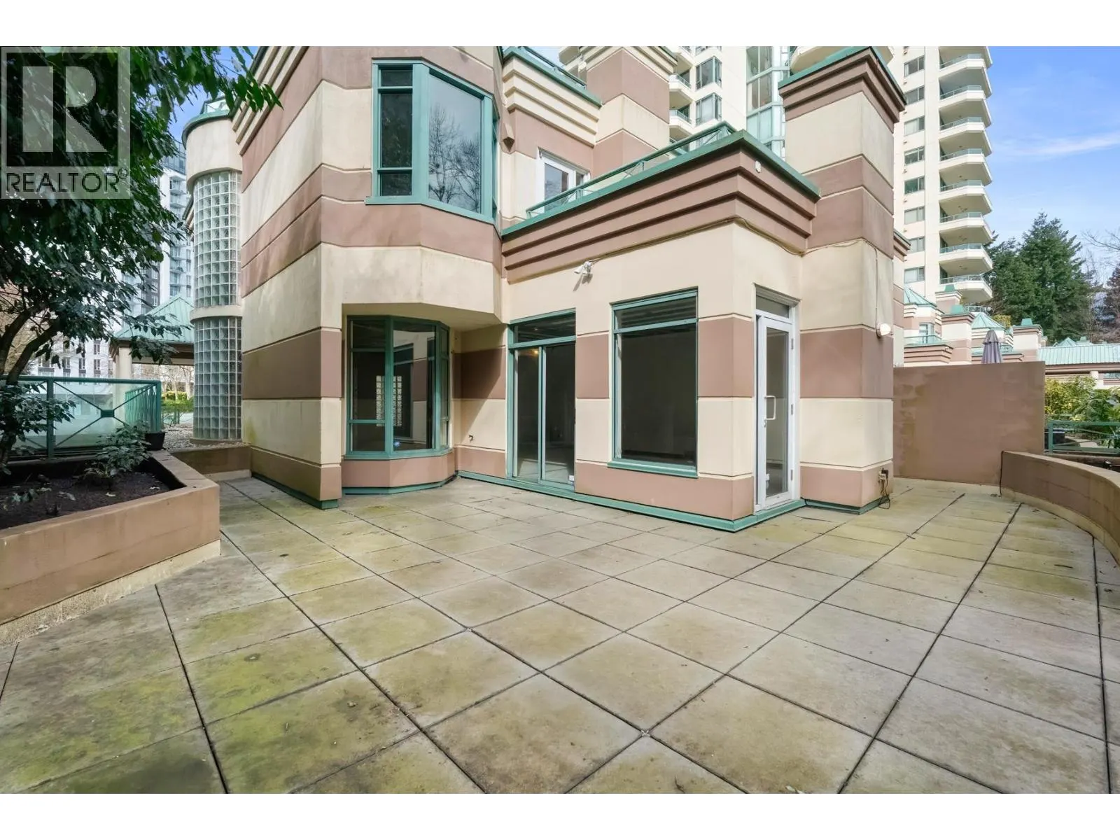348 TAYLOR WAY