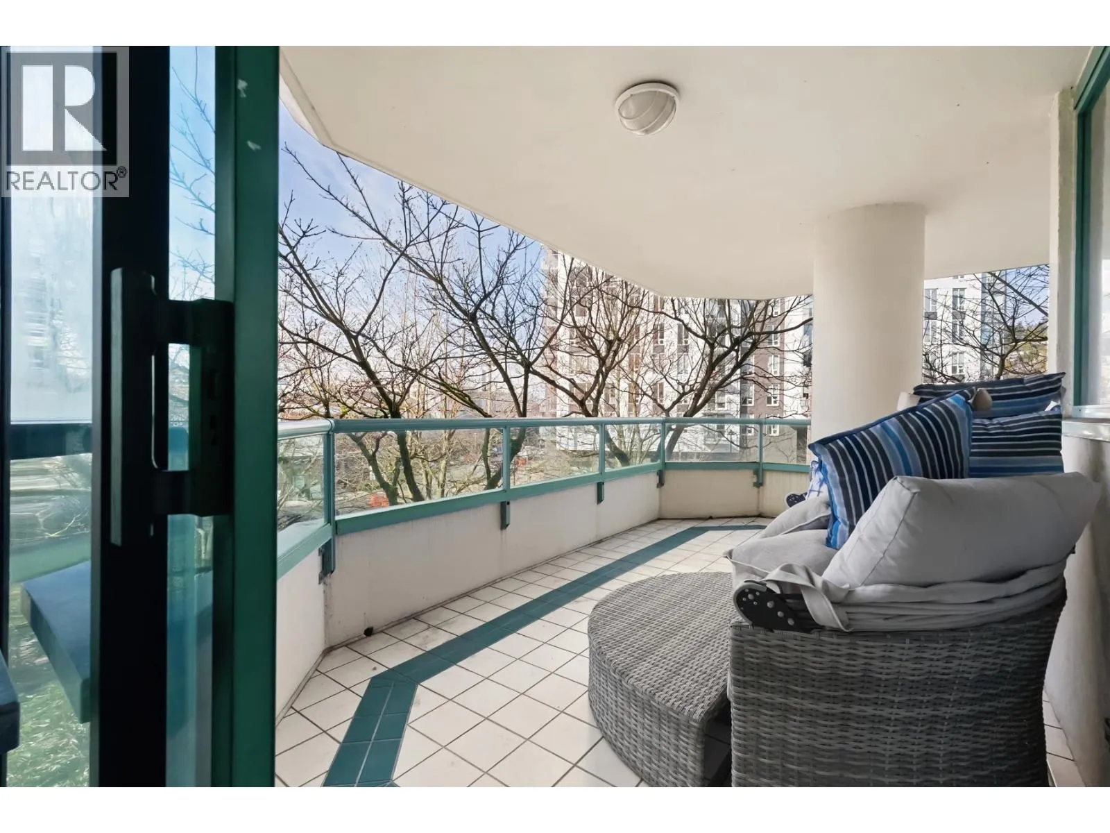 3D 328 TAYLOR WAY