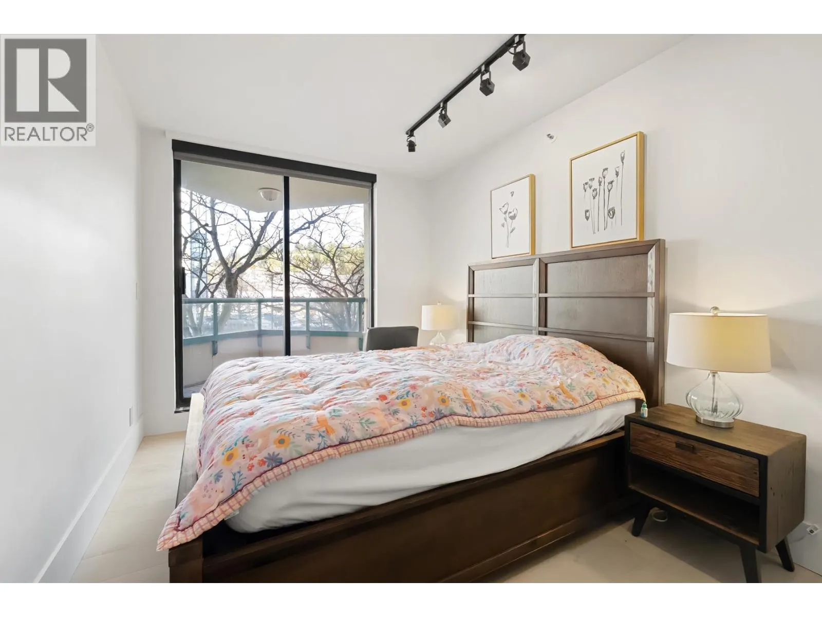 3D 328 TAYLOR WAY