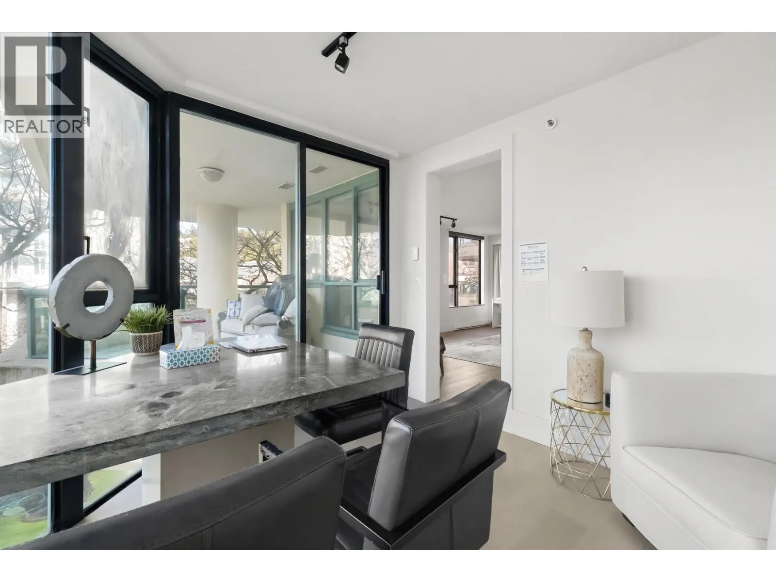 3D 328 TAYLOR WAY