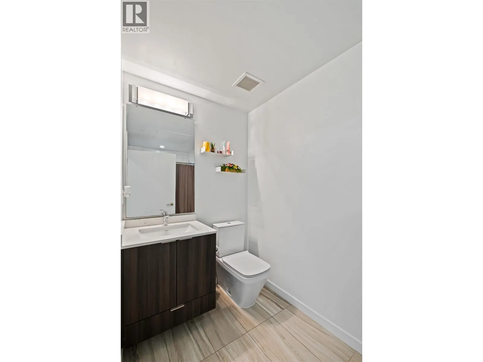 505 725 MARINE DRIVE