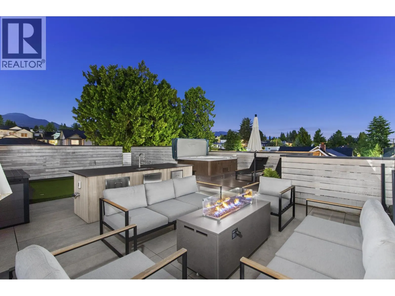 452 E 4TH STREET