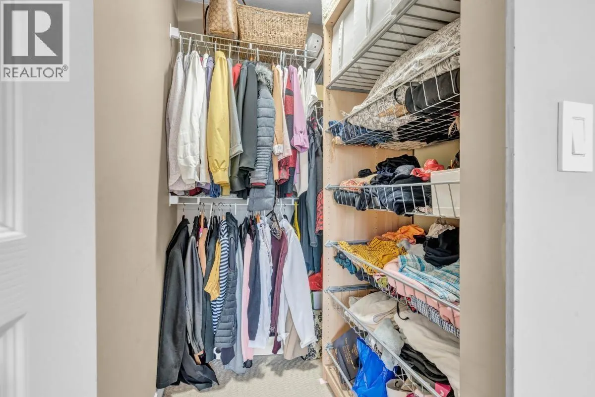2 288 ST. DAVIDS AVENUE