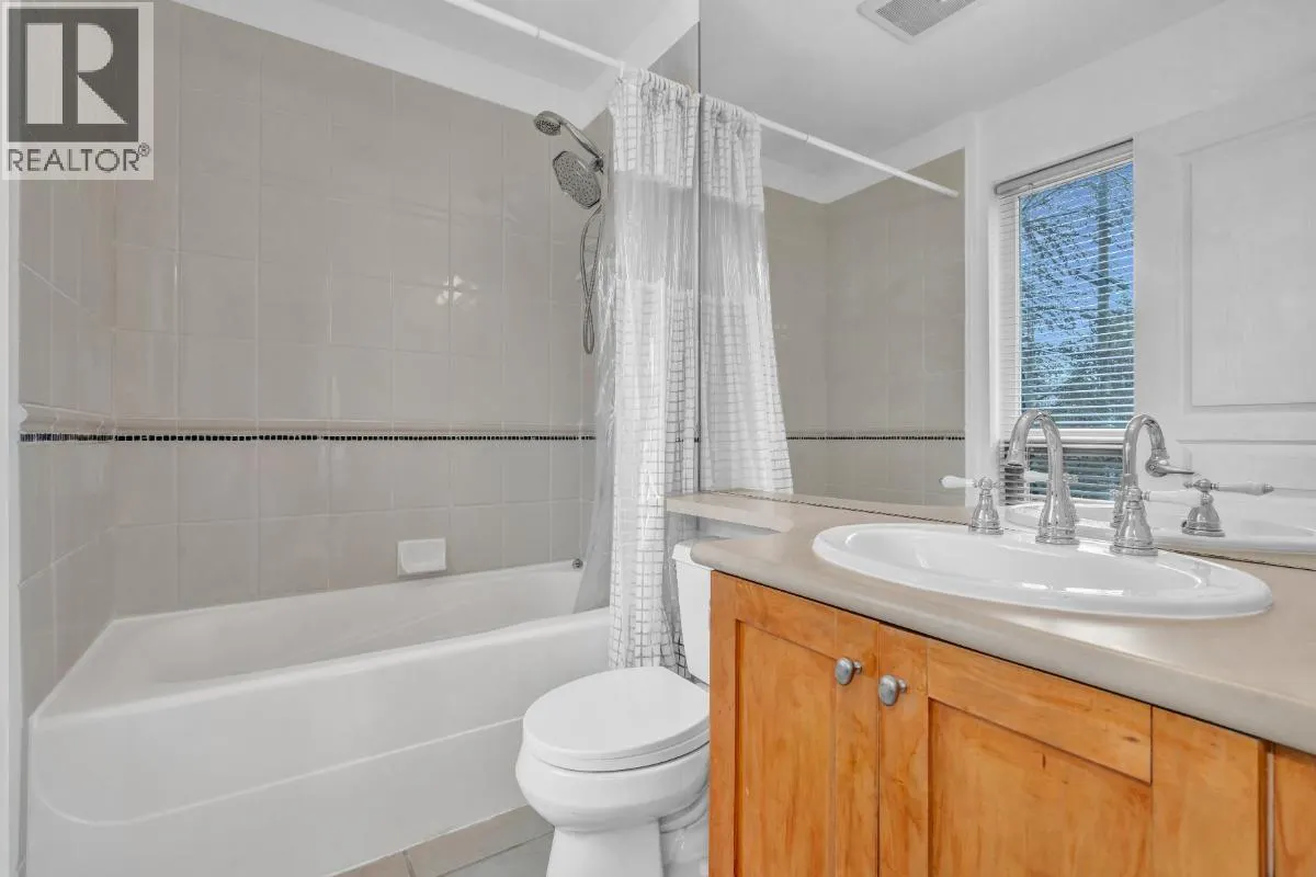 2 288 ST. DAVIDS AVENUE
