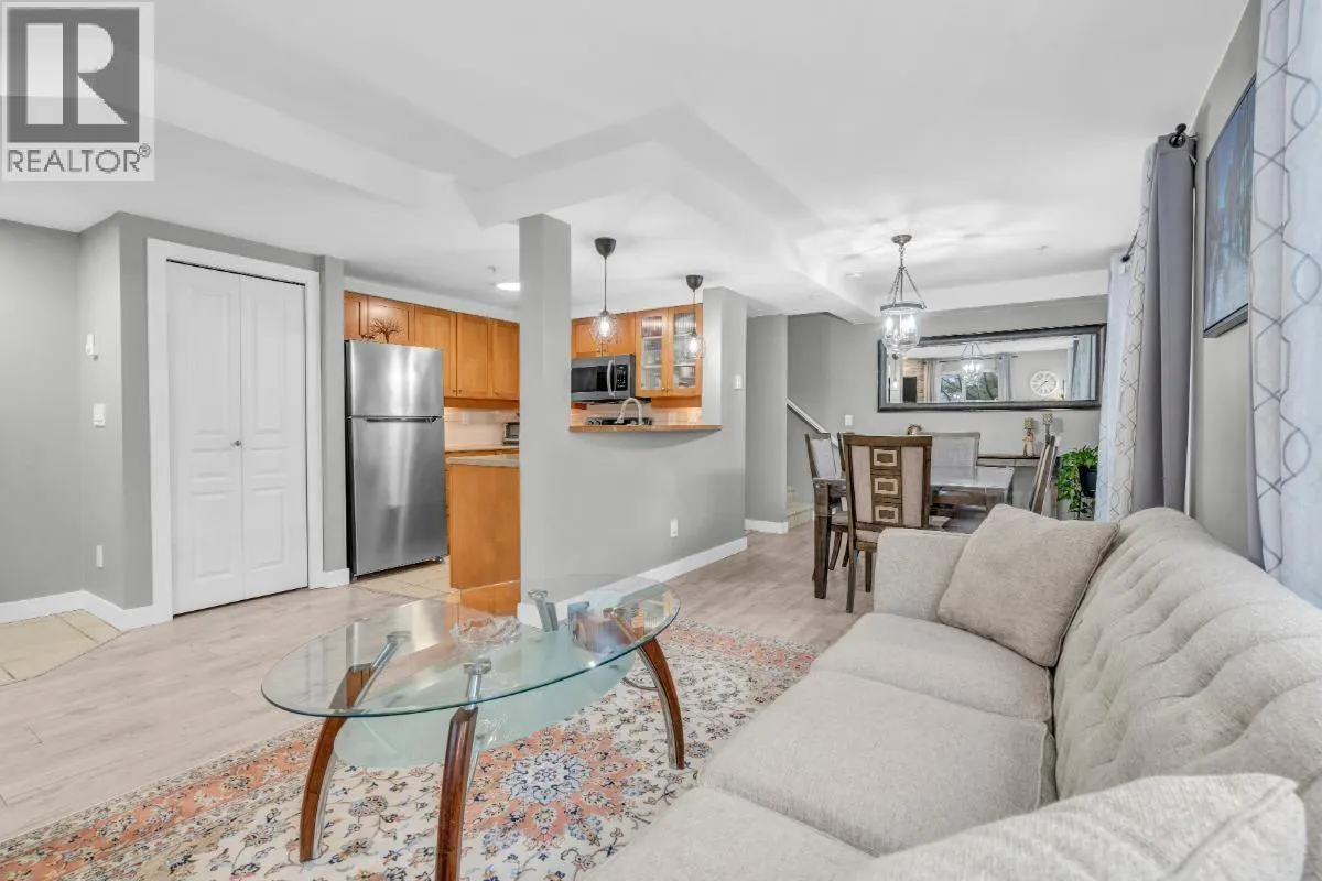 2 288 ST. DAVIDS AVENUE