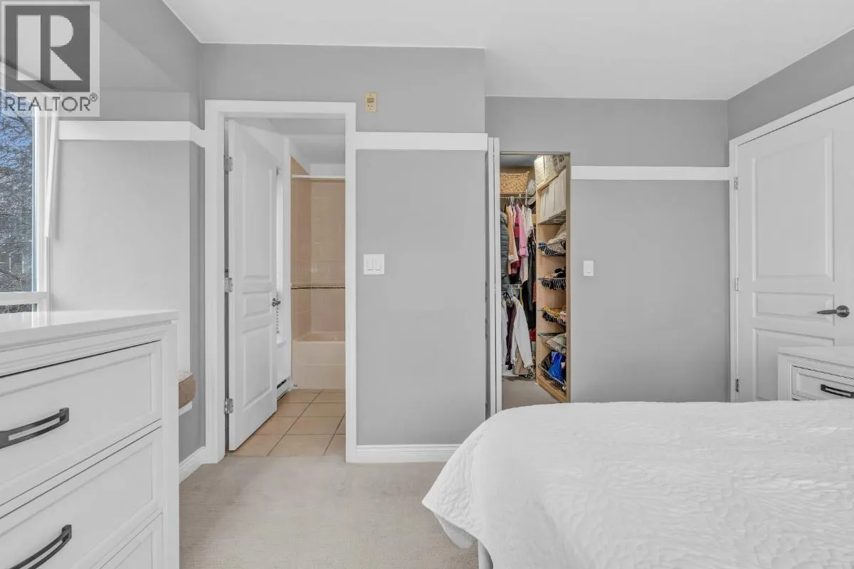 2 288 ST. DAVIDS AVENUE