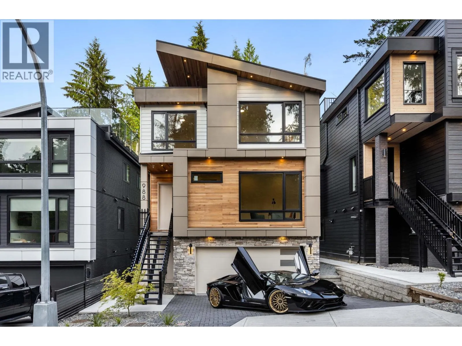 988 SEAFORTH WAY
